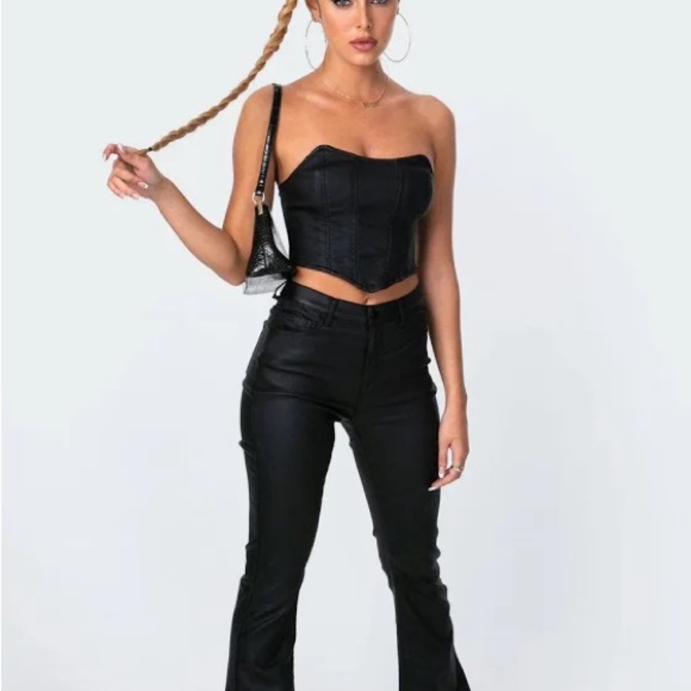 Edikted Black Strapless Crop Top